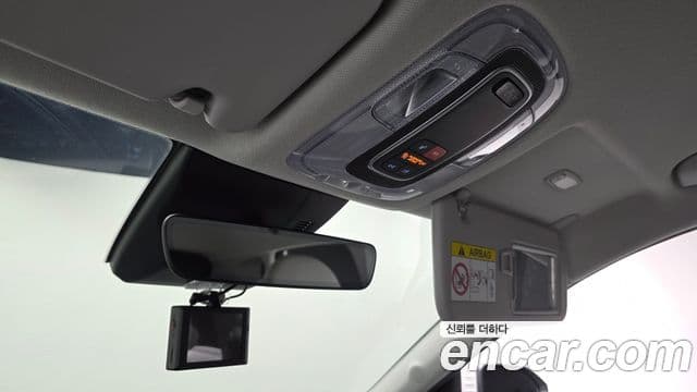Hyundai Kona 2023 — фото 15 из 20