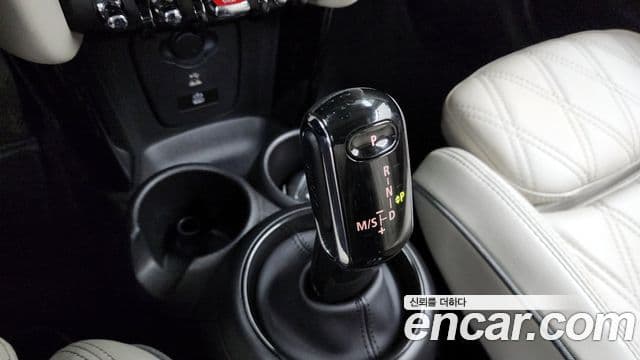 Mini Cooper S 2022 — фото 9 из 20