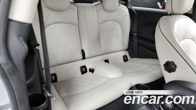 Mini Cooper S 2022 — фото 12 из 20