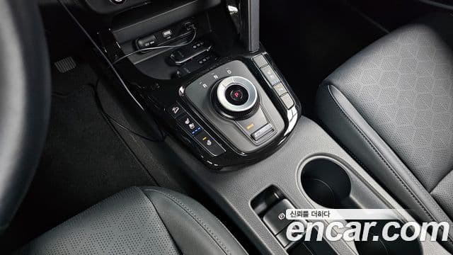 Kia Seltos 2023 — фото 9 из 20