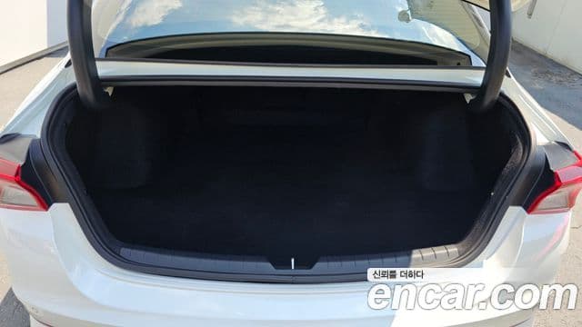Kia K5 2023 — Şəkil 16/20