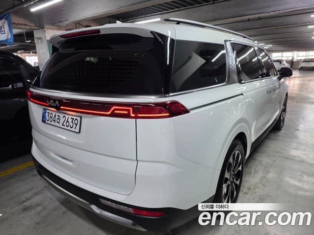 Kia Carnival 2022 — фото 1 из 20