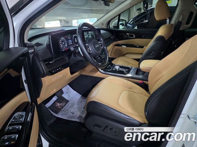 Kia Carnival 2022 — фото 4 из 20