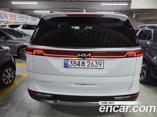 Kia Carnival 2022 — фото 20 из 20