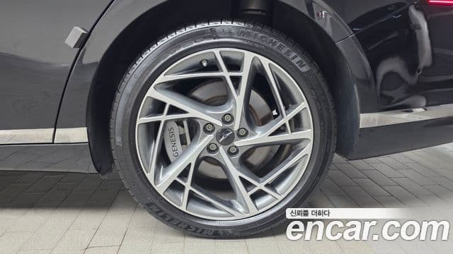 Genesis G90 2022 — Photo 9/35