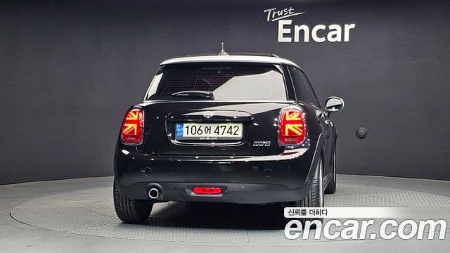 Mini Cooper 2021 — фото 4 из 20