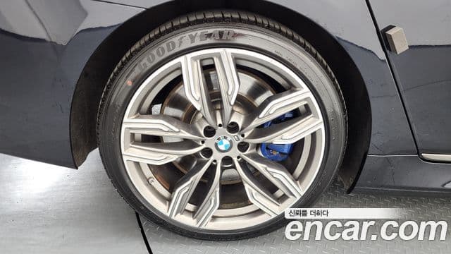 BMW 7 Series 2018 — фото 4 из 20