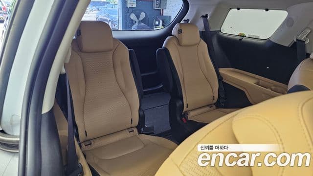 Kia Carnival 2022 — Şəkil 18/20