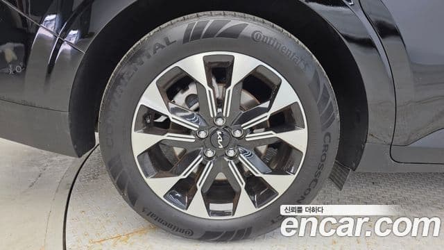 Kia Carnival 2023 — ფოტო 5/20