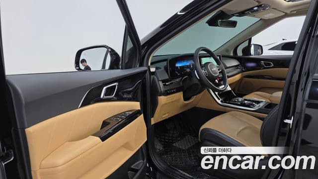 Kia Carnival 2023 — ფოტო 10/20