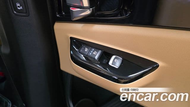 Kia Carnival 2023 — ფოტო 18/20