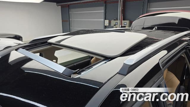 Kia Carnival 2023 — ფოტო 19/20