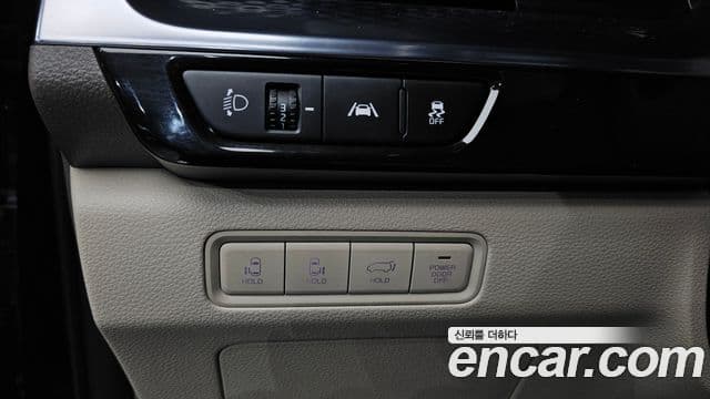Kia Carnival 2023 — Фото 19/20