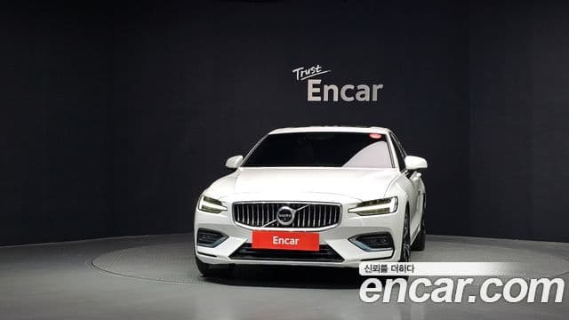 Volvo S60 2021 — фото 3 из 20
