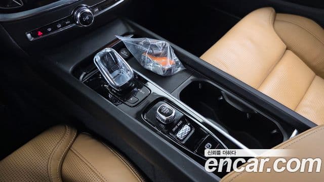 Volvo S60 2021 — фото 8 из 20
