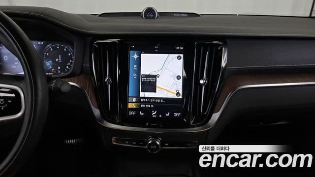 Volvo S60 2021 — ფოტო 14/20