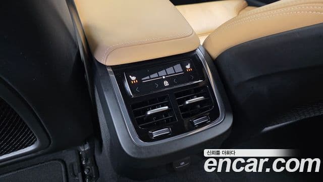 Volvo S60 2021 — ფოტო 19/20