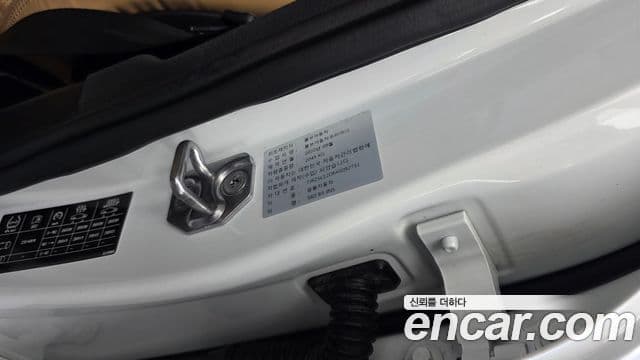 Volvo S60 2021 — ფოტო 33/34