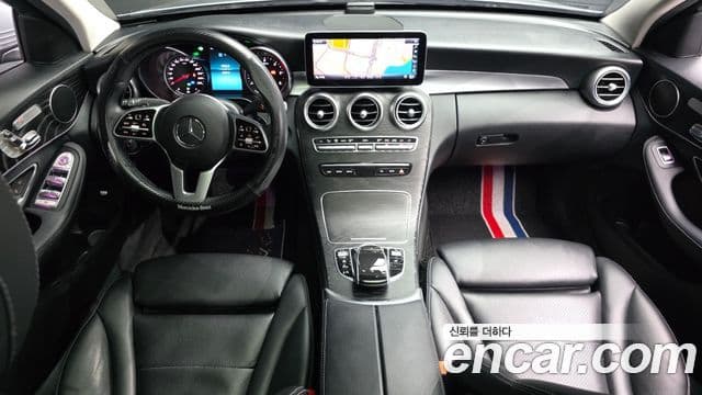 Mercedes-Benz C-Class 2019 — ფოტო 7/20