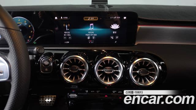 Mercedes-Benz CLA-Class 2021 — Фото 13/20
