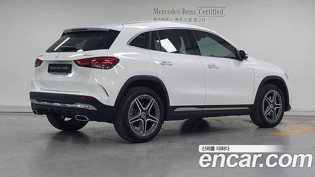 Mercedes-Benz GLA-Class 2023 — ფოტო 7/20