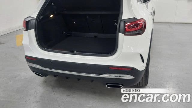 Mercedes-Benz GLA-Class 2023 — ფოტო 10/20