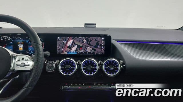 Mercedes-Benz GLA-Class 2023 — ფოტო 18/20