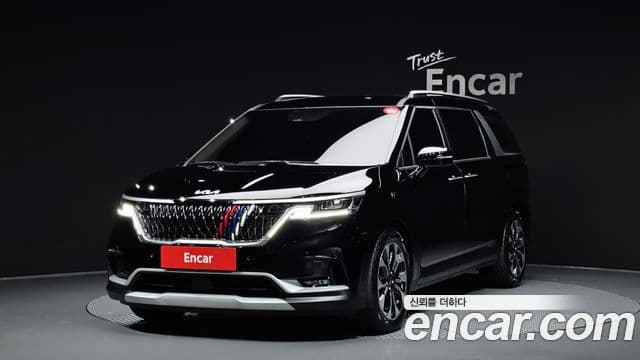 Kia Carnival 2021 — фото 1 из 20
