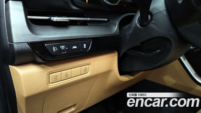 Kia Carnival 2021 — фото 19 из 20