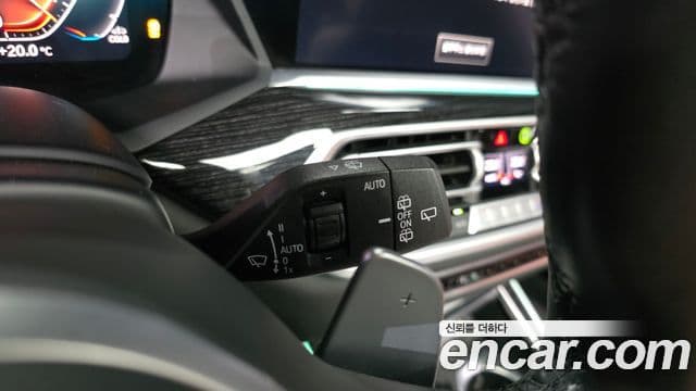BMW X7 2021 — ფოტო 23/31