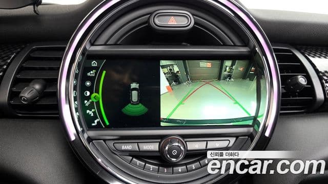Mini Cooper S 2018 — фото 15 из 20