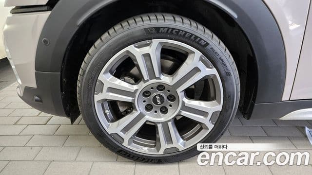 Mini Cooper S Countryman 2021 — ფოტო 5/20