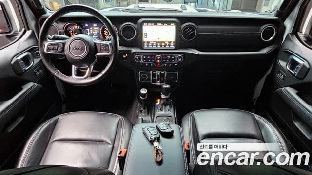 Jeep Wrangler 2021 — ფოტო 7/20