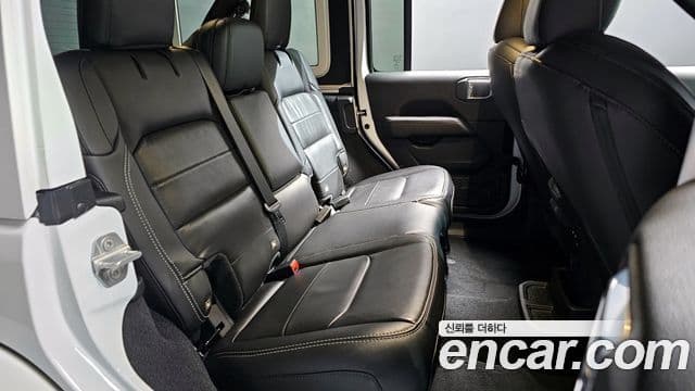 Jeep Wrangler 2021 — ფოტო 12/20