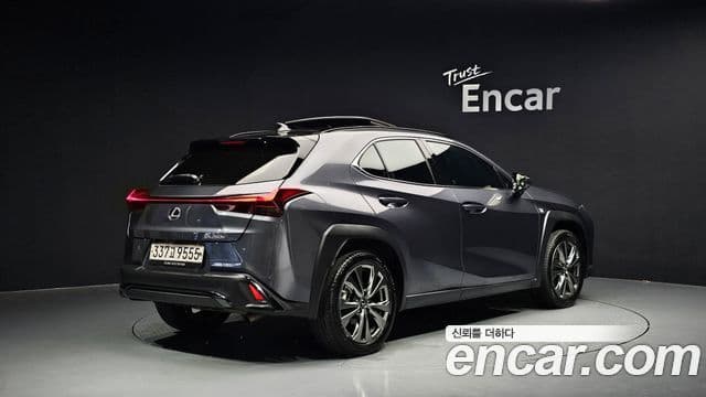 Lexus UX250h 2023 — ფოტო 2/20