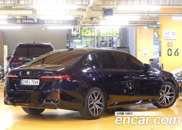 BMW 5 Series 2024 — ფოტო 1/20