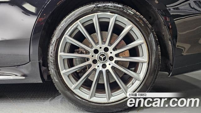 Mercedes-Benz S-Class 2022 — Photo 34/35