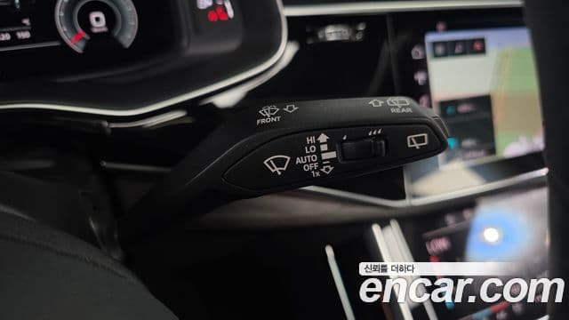Audi Q7 2022 — Photo 12/33