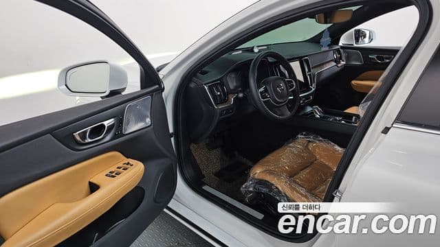 Volvo S60 2021 — Şəkil 10/20