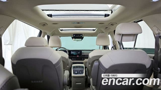 Kia Carnival 2023 — Şəkil 19/20