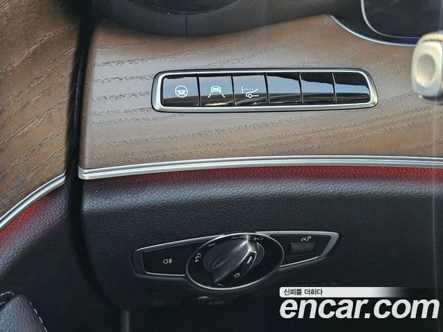 Mercedes-Benz E-Class 2020 — Şəkil 17/20