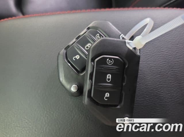 Jeep Wrangler 2023 — Şəkil 14/20