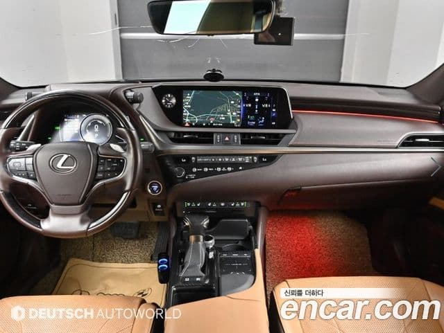 Lexus ES300h 2019 — ფოტო 14/20