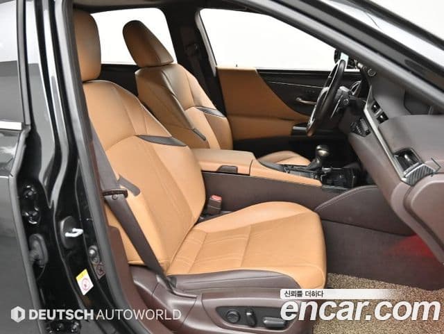 Lexus ES300h 2019 — ფოტო 3/20