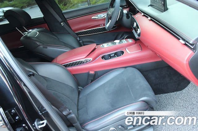 Genesis GV70 2023 — фото 15 из 20