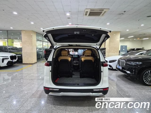 Kia Carnival 2020 — фото 4 из 20