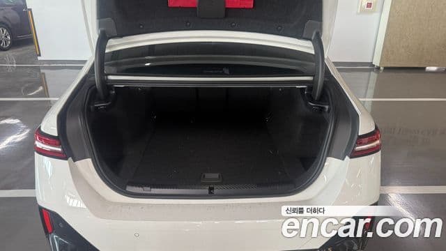BMW i5 2025 — ფოტო 13/20