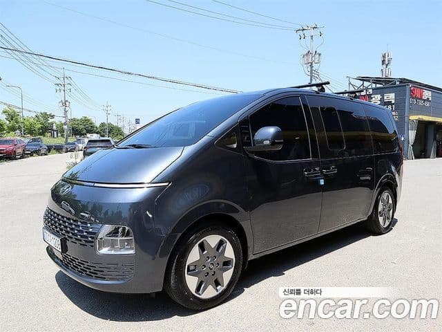 Hyundai Staria 2024 — Фото 1/20