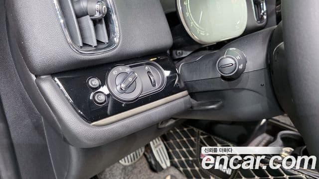 Mini Cooper Countryman 2021 — ფოტო 18/20