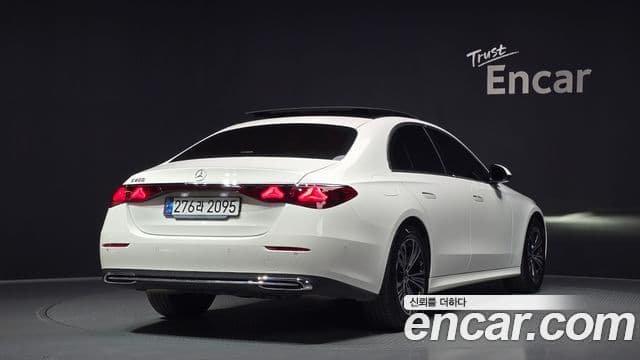 Mercedes-Benz E-Class 2025 — Фото 2/20